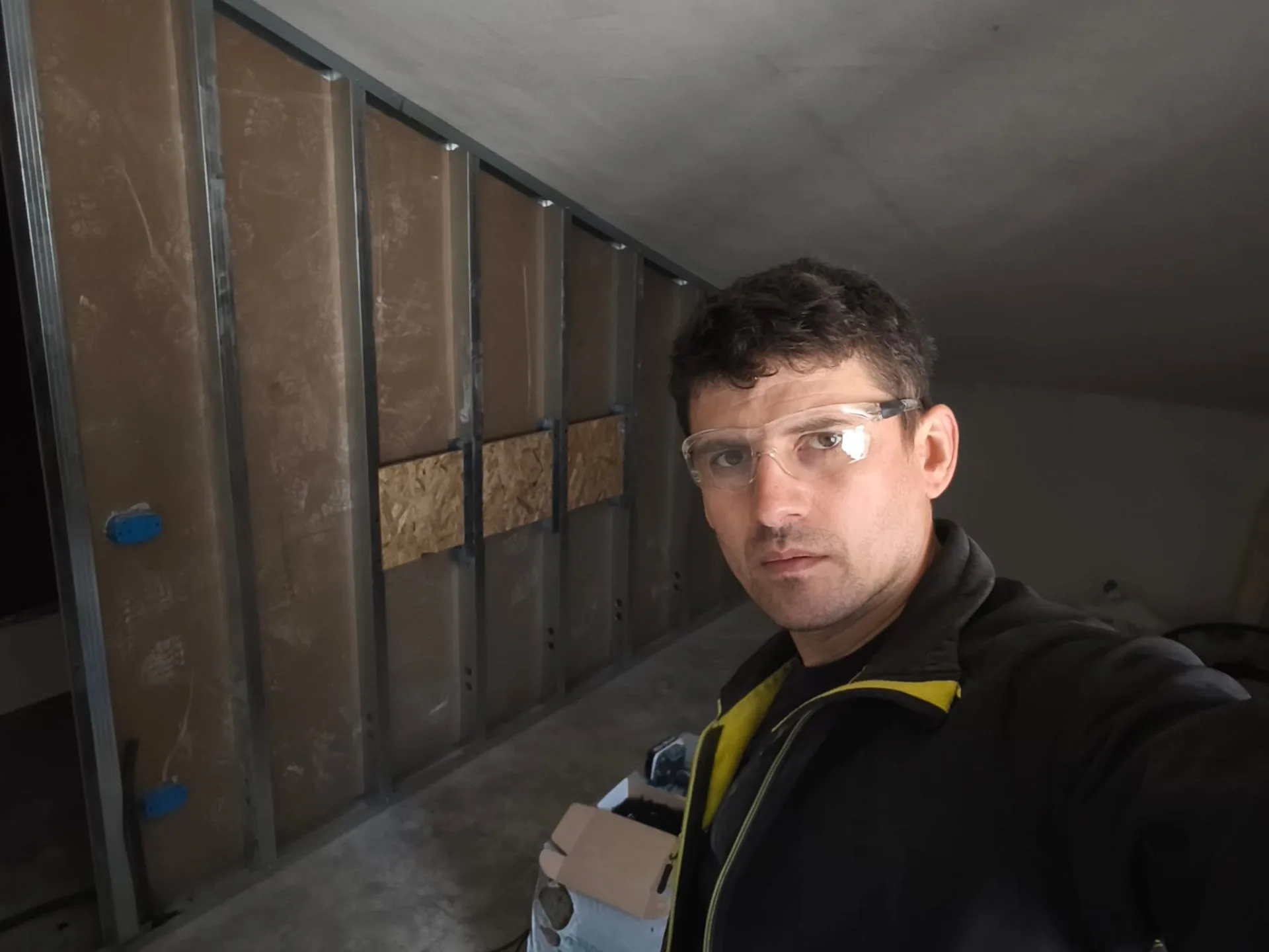 Parete in cartongesso con OSB di rinforzo — Cartongesso e isolamento a Provincia di Modena