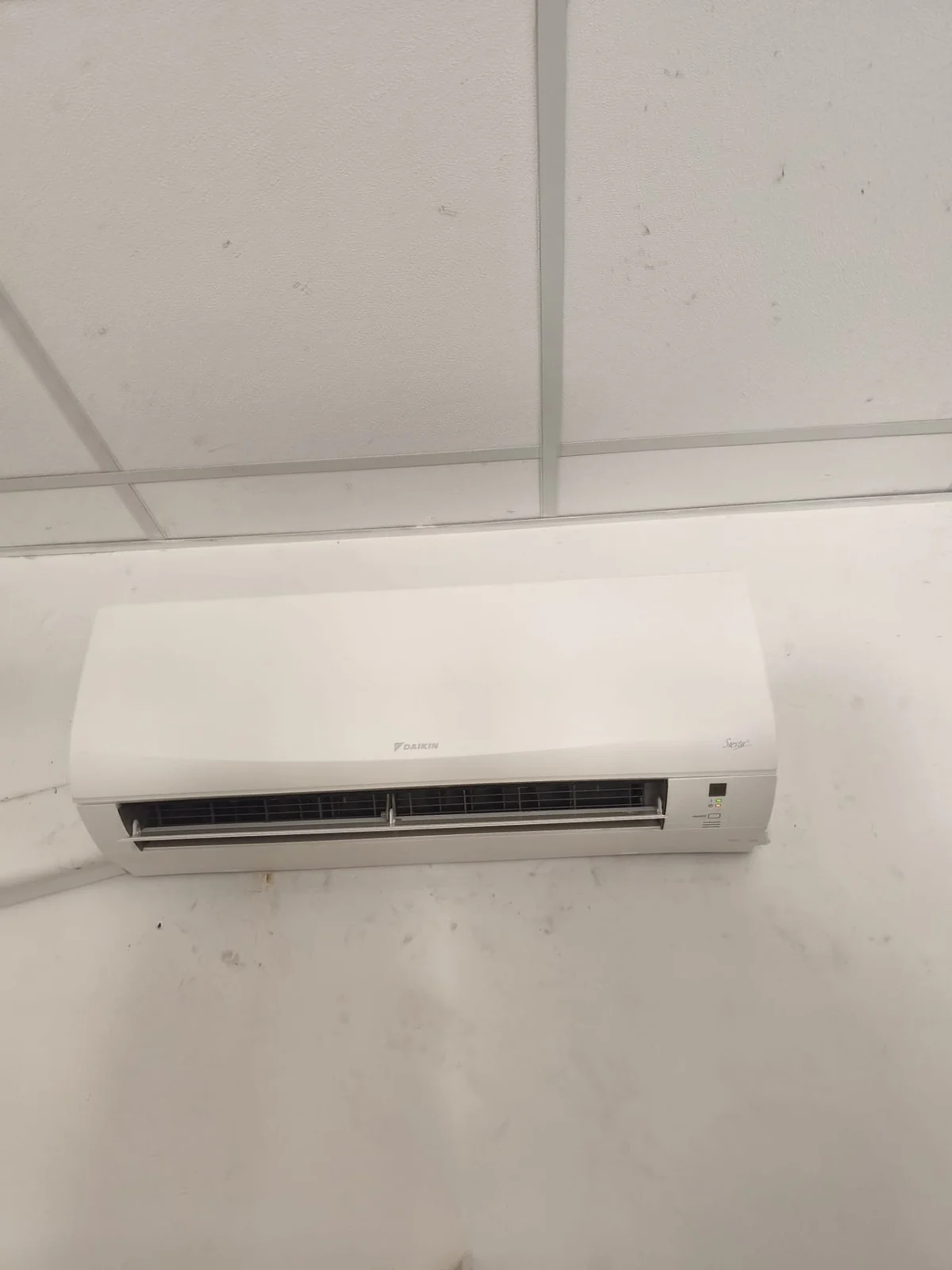 Installazione split Daikin Serie Siesta a parete — Climatizzazione a Modena